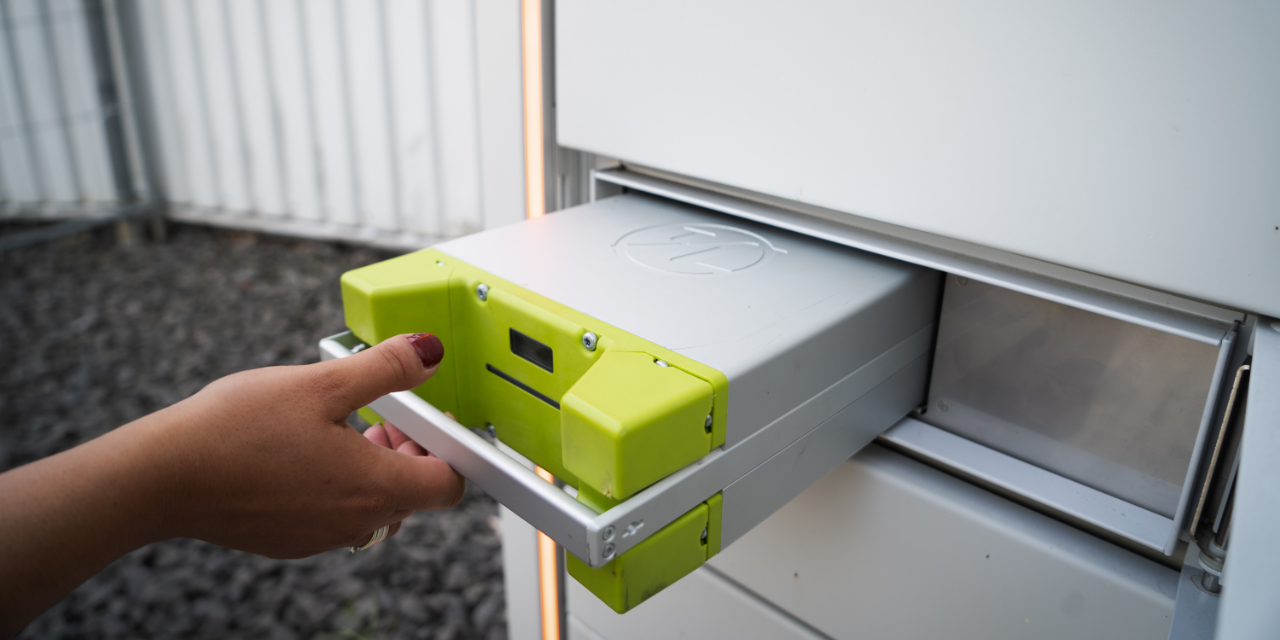 Batterie Polklemme mit mehreren Anschlüssen KFZ Camper Womo Solar in  Brandenburg - Wittstock/Dosse, Heimwerken. Heimwerkerbedarf gebraucht  kaufen